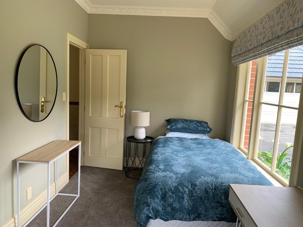 Pin Oaks Luxury Bed & Breakfast Palmerston North Eksteriør billede